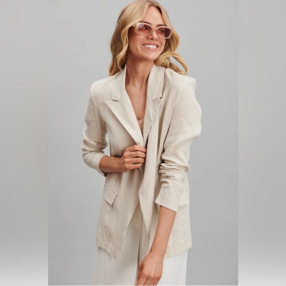 Lafayette 148 New York Jackets & Blazers - Lafayette 148 New York Oatmeal 100% Linen Blazer New Without Tags